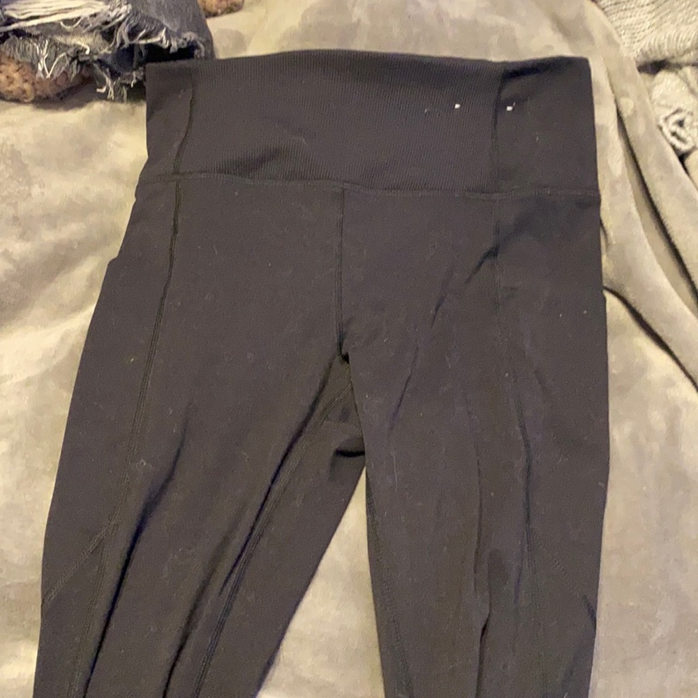 Black althletic leggings
